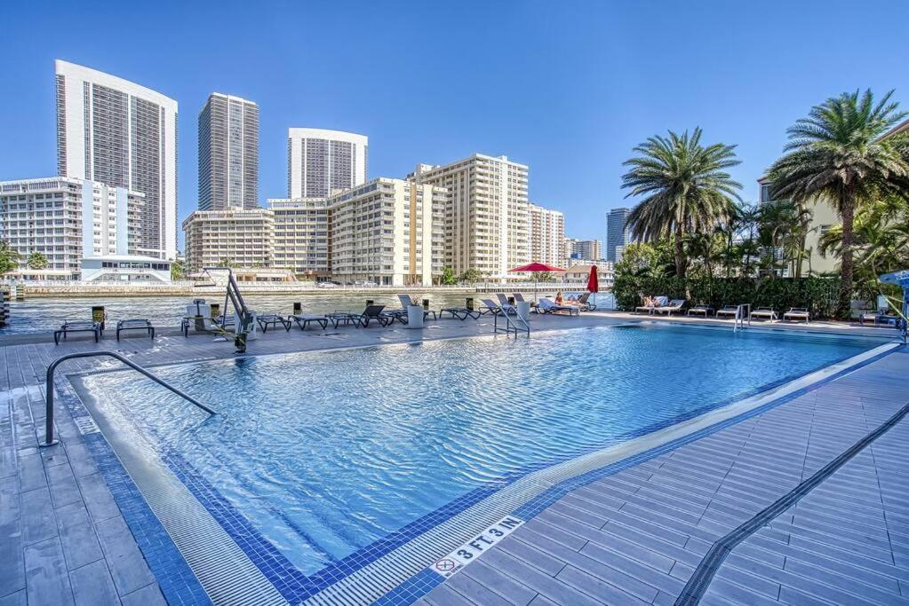 High-Floor Oceanview Apartment ハランデール・ビーチ エクステリア 写真